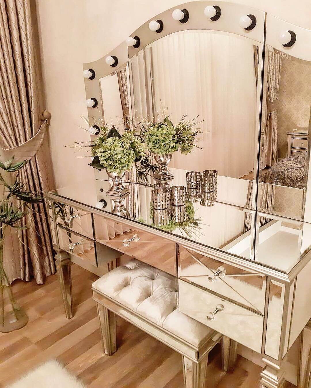 Büyük Supra Makyaj Masası Dalgalı Işıklı Ayna